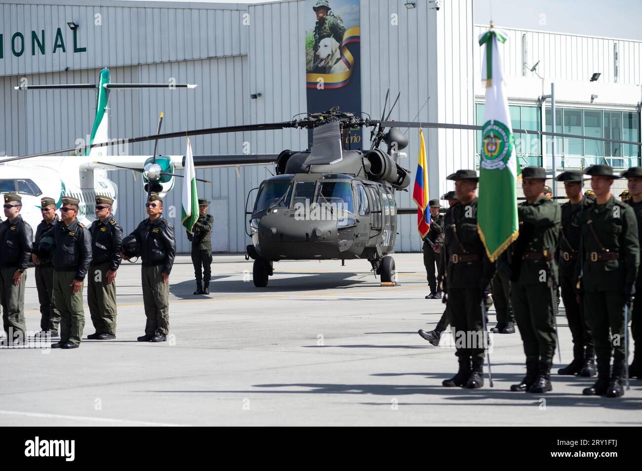 Black hawk helicopters hi-res stock photography and images - Alamy