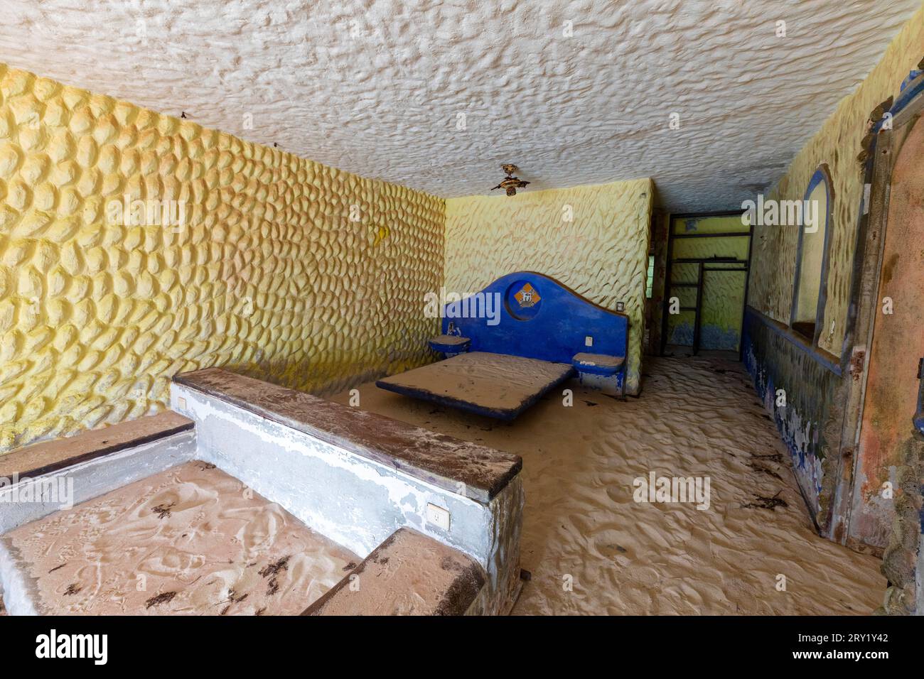Mexique, etat de Quintana Roo, Playa del SecretoHotel, abandoned house Stock Photo