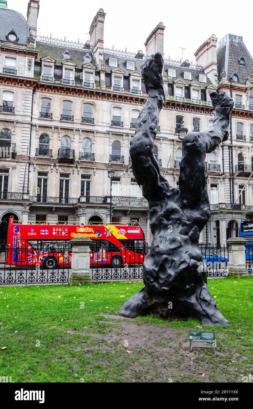 Alien sculpture, by artist David Breuer-Weil. Temporarily displayed sculpture that is called 'Alien' placed in Grosvenor Gardens, as fallen to earth Stock Photo