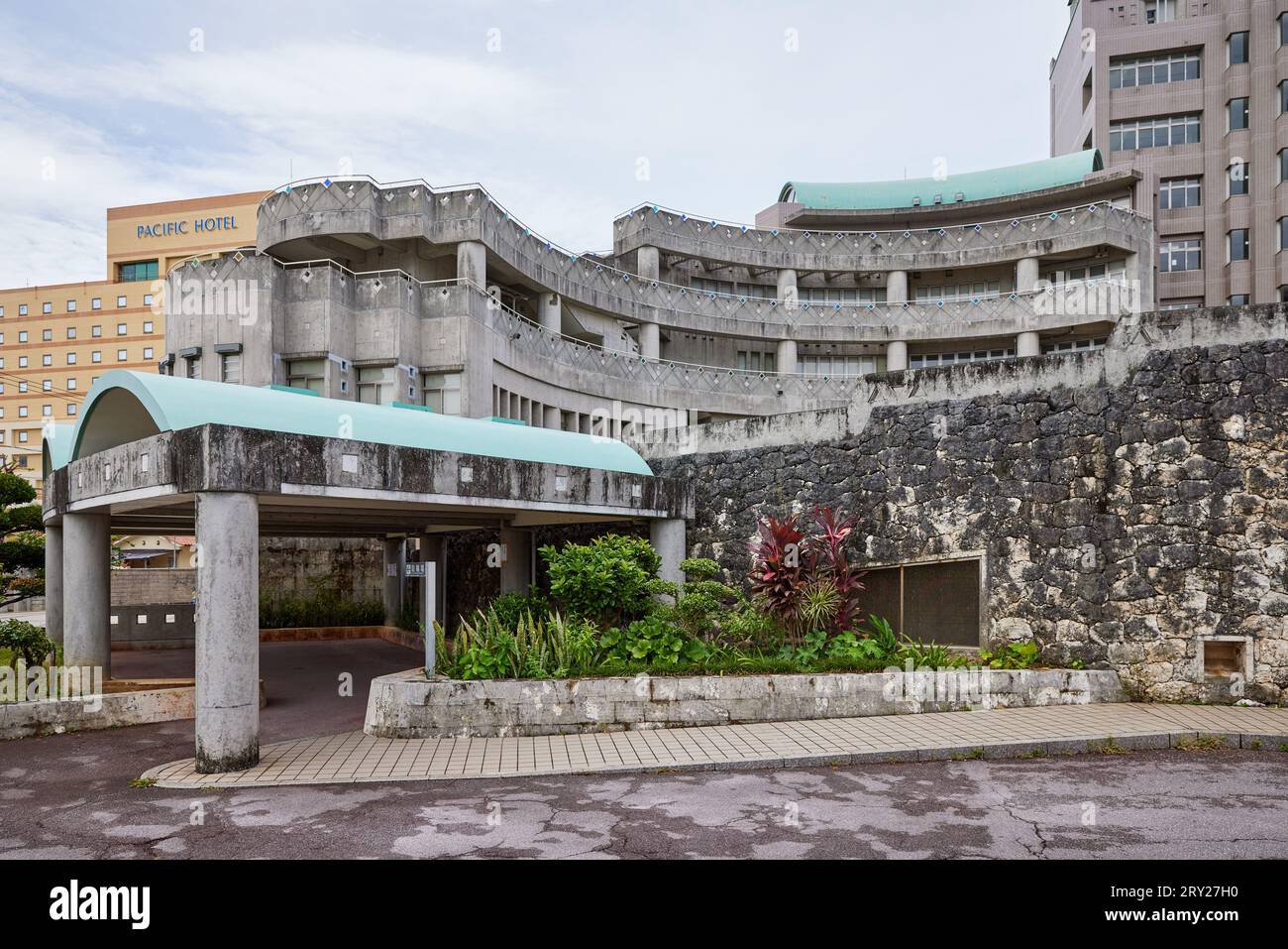 Okinawa Prefecture Miejo Joint Government Building & Women's Centre (沖縄県三重城合同庁舎・女性総合センター); Naha, Okinawa, Japan Stock Photo