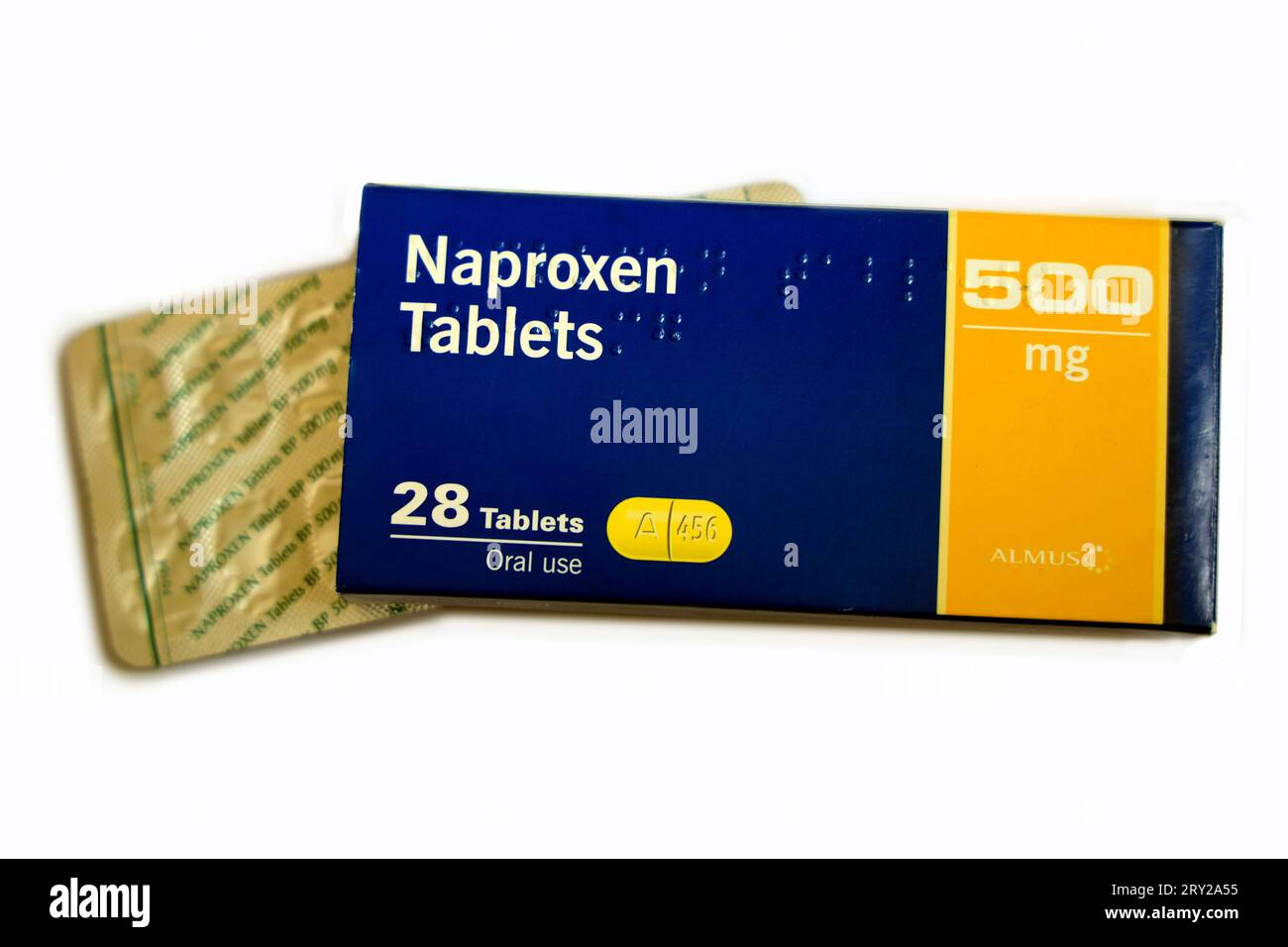 Naproxen 500mg tablets Cut Out Stock Images & Pictures Alamy