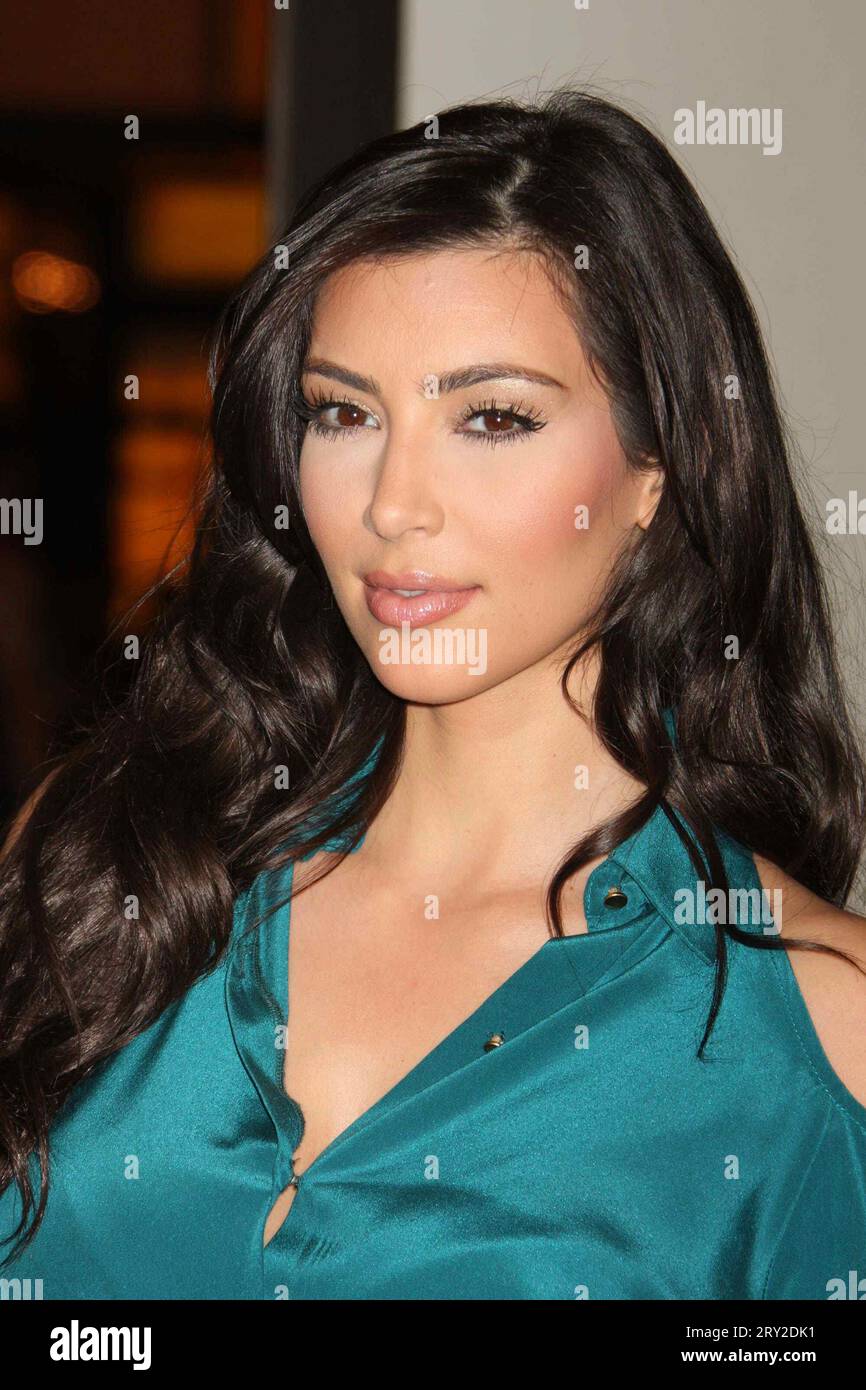 Kim kardashian outside the mtv studios for appearance on it s on with