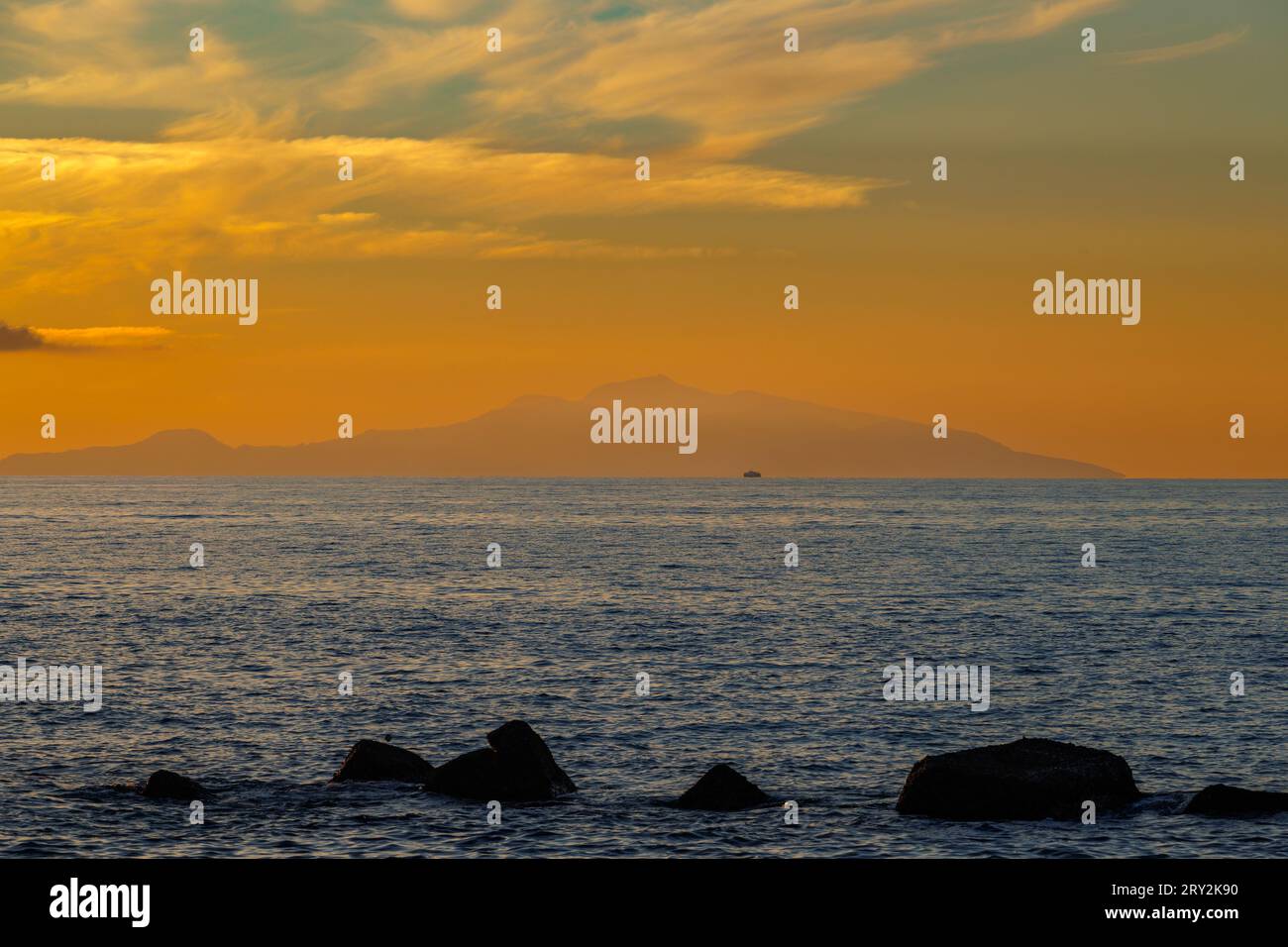 Beaches of sicily hi-res stock photography and images - Alamy