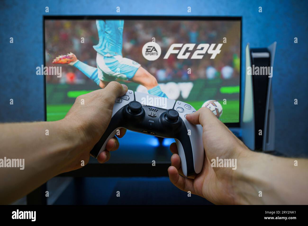 Ps5 fc24 hi-res stock photography and images - Alamy