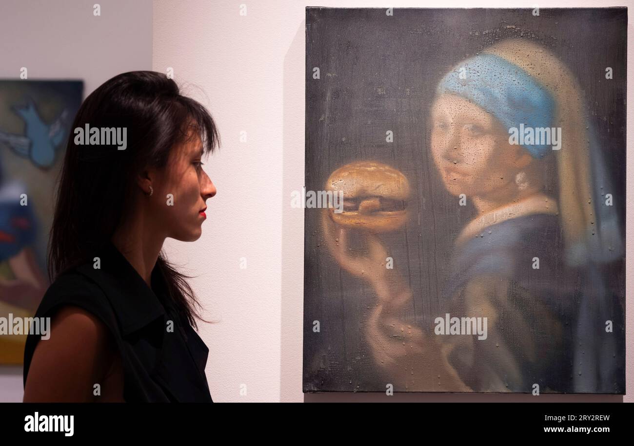 Saatchi Gallery, London, UK. 28th Sep, 2023. British Art Fair: The very best Modern British and Contemporary art on show by top dealers in the UK on three floors at Saatchi Gallery until 1 Oct 2023. Image: Timothy Gatenbury, Girl with a Pearl Earring with a Burger, 2023. Credit: Malcolm Park/Alamy Live News Stock Photo