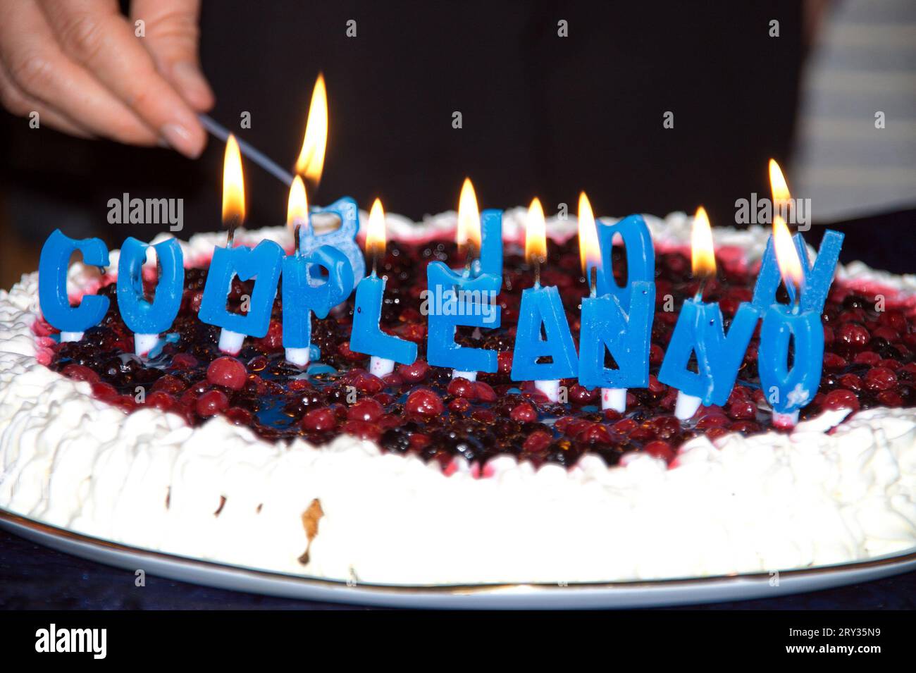 Torta compleanno hi-res stock photography and images - Alamy