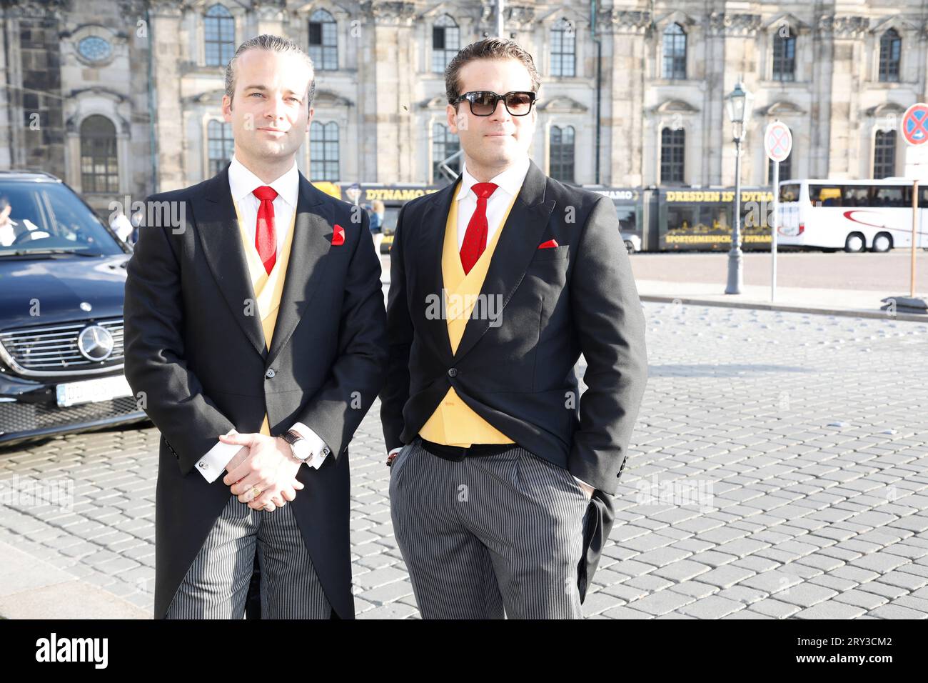 Maxence De Damas und Alexandre De Damas beim Sektempfang anlässlich der