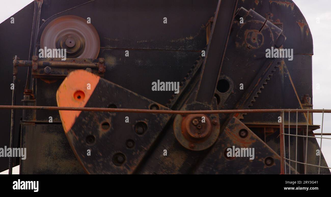 Detailed study of the Pitman arm, counter weight and crank mechanics on