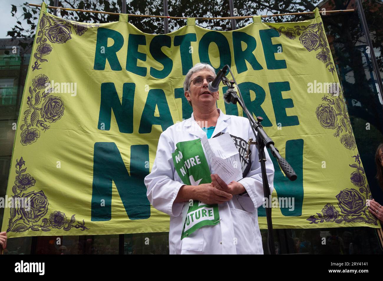 London, UK. 28th September, 2023. Representatives from more than 40 wildlife and environmental NGOs joined BBC wildlife television presenters Chris Packham and Megan McCubbin today outside the Department for Environment Food & Rural Affairs (DEFRA) offices in London at the Restore Nature Now Protest. Following the release of the State of Nature report, protesters and environmentalists are calling on Prime Minister Rishi Sunak and the Government do more to protect nature and the environment in the UK. One in six species in the UK are at risk of extinction. Similar protests were held across the Stock Photo