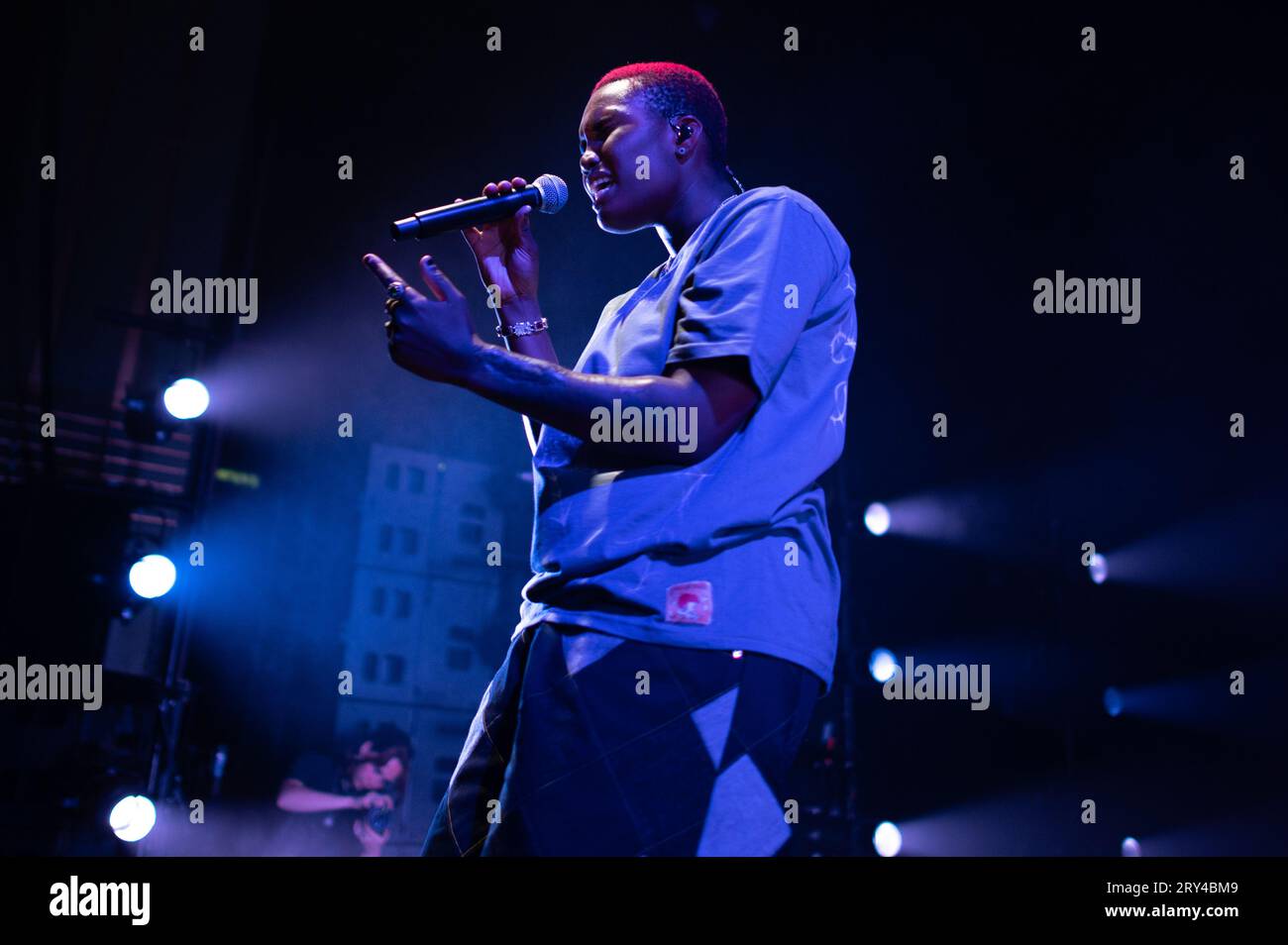 Hammersmith, London, 28/09/2023, Singer Arlo Parks performing at Eventim Apollo, Hammersmith, London during the “My Soft Machine” tour. Credit: John Barry/Alamy Live News Stock Photo