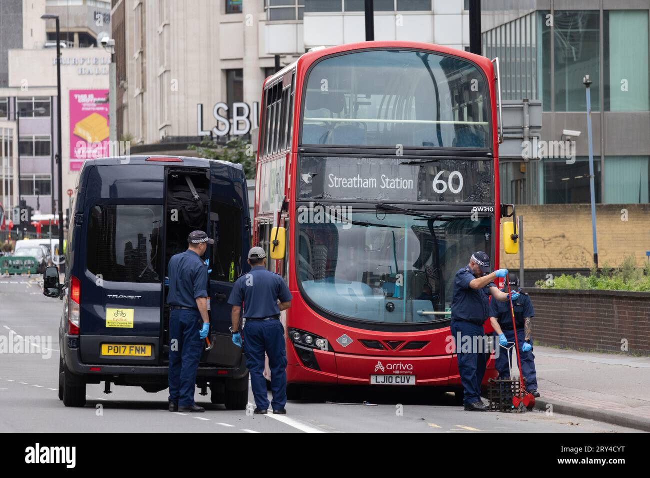 Scene of the fatal stabbing where Elianne Andam, a pupil at the Old Palace of John Whitgift private school, was attacked and killed at 8.30am yesterday as she got off the bus in Croydon, South London, Croydon, London, UK 28th September 2023 Credit: Jeff Gilbert/Alamy Live News Stock Photo