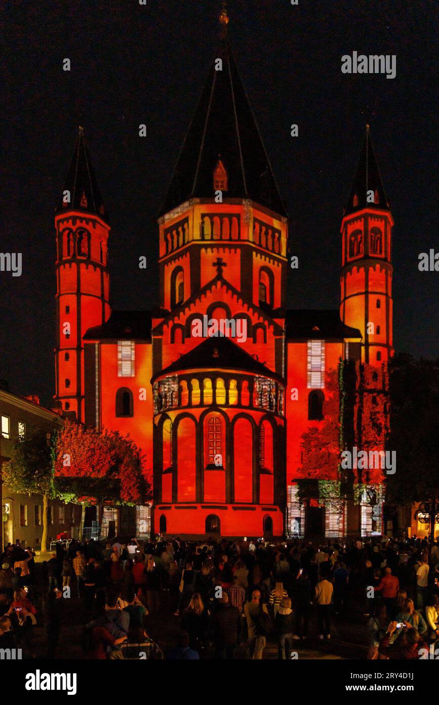 Mainz leuchtet Das Late Light Festival, 28.09.2023 Besucherinnen den