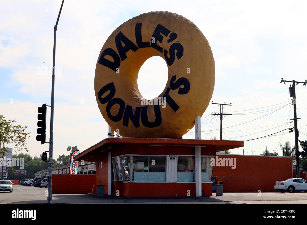 Compton (Los Angeles County), California DALE'S DONUTS with a giant