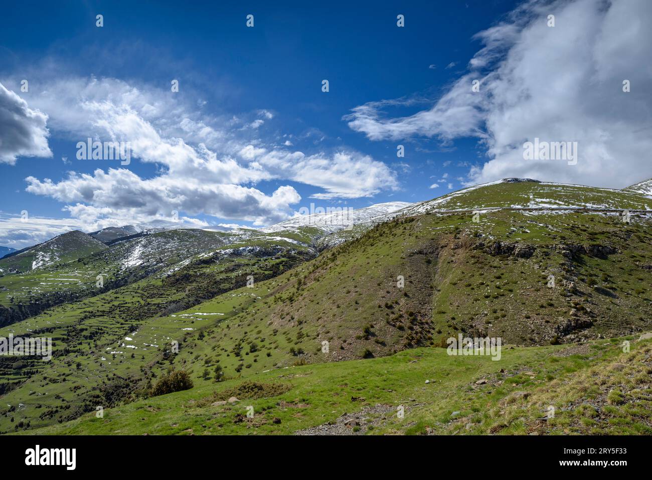 Mountains near the Coll de la Creueta pass seen from near Castellar de n'Hug (Berguedà, Catalonia, Spain, Pyrenees) Stock Photo