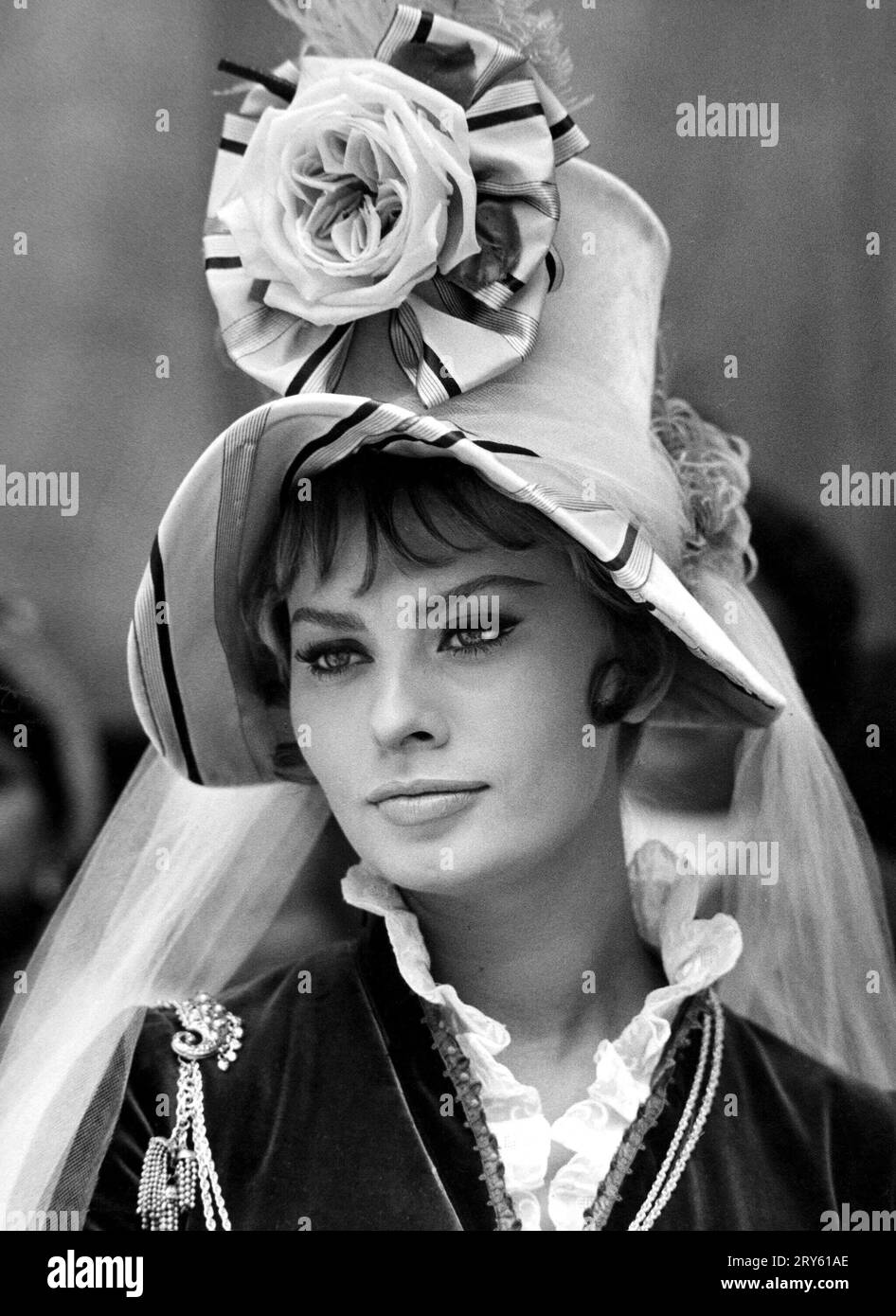 SOPHIA LOREN in MADAME SANS-GENE (1961), directed by CHRISTIAN-JAQUE. Credit: EMBASSY PICTURES / Album Stock Photo