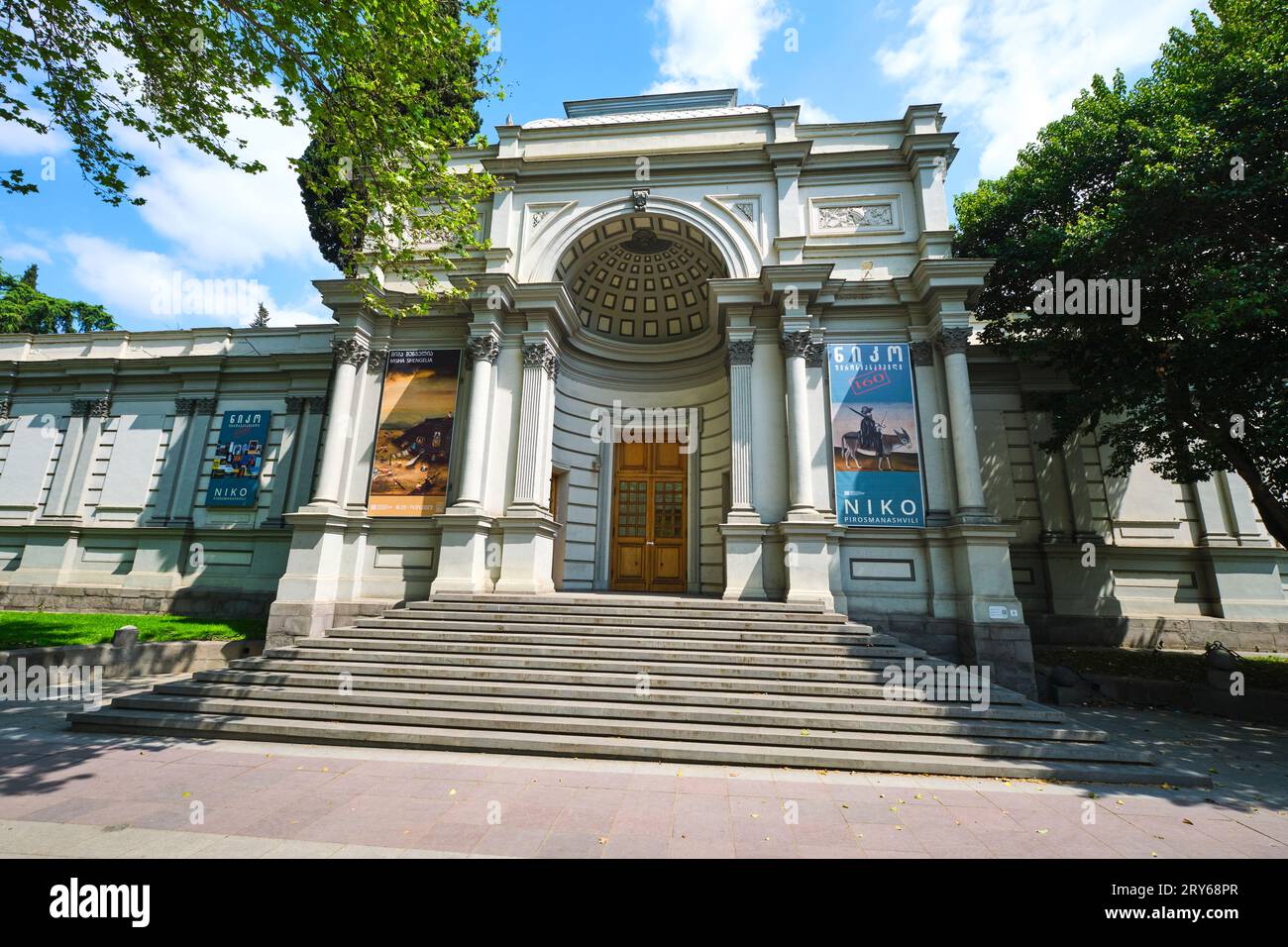 View of the original, neoclassical entrance to the National Gallery art