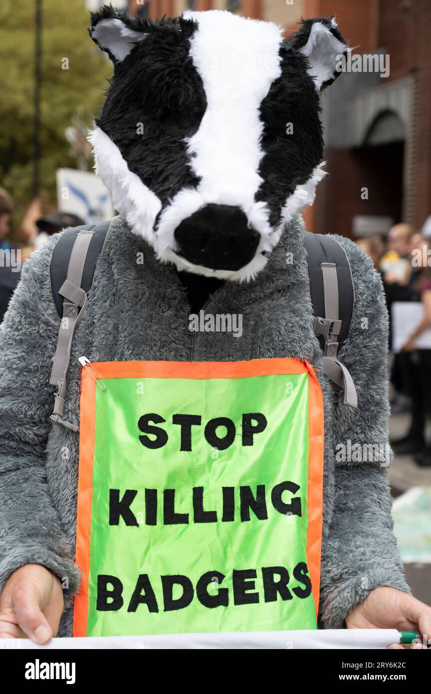 Restore Nature Now. Protest outside DEFRA September 28th 2023 Stock Photo