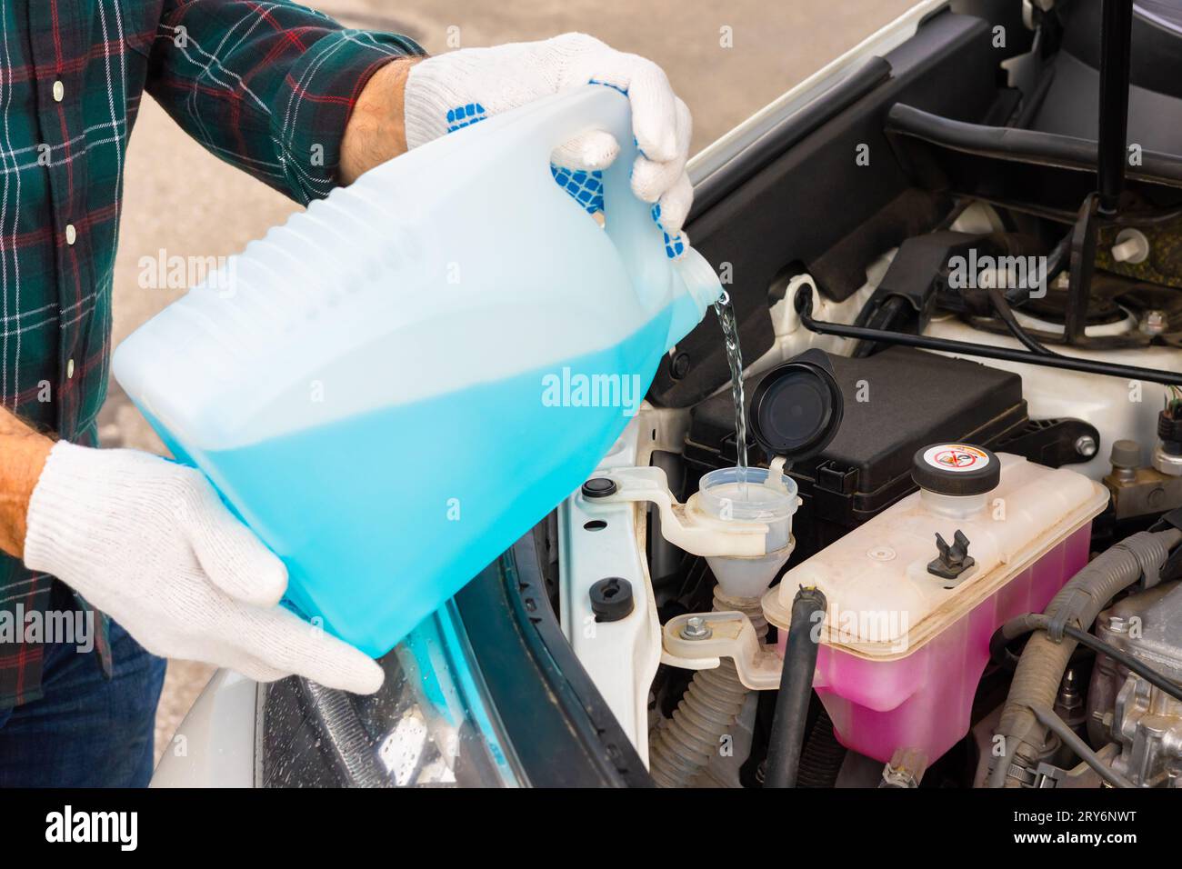 Windshield washer reservoir hires stock photography and images Alamy