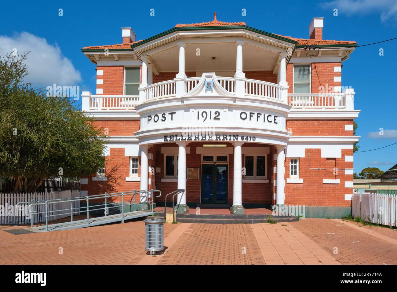 Two storey rendered brick construction hires stock photography and