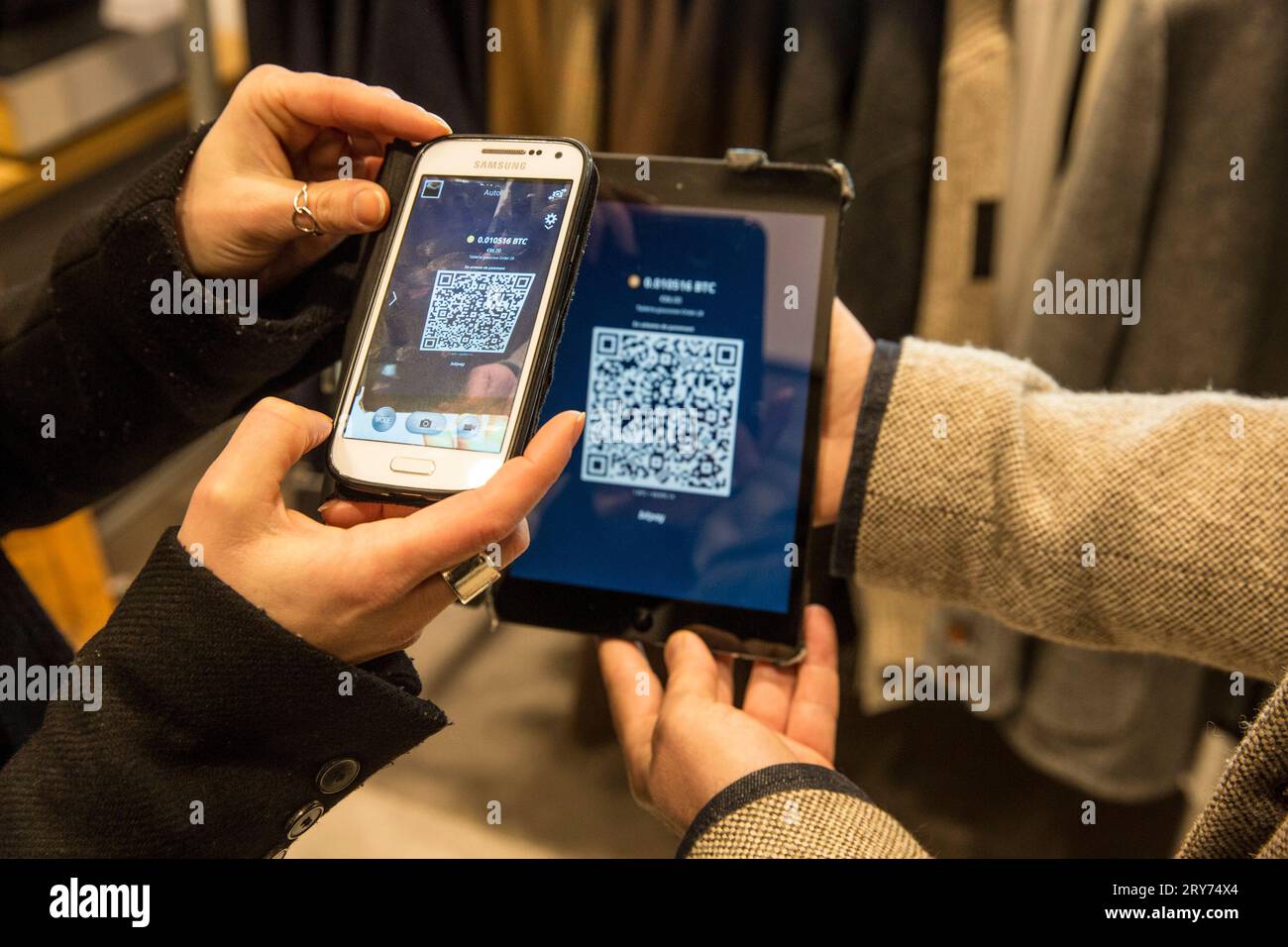 Bitcoin and qr code hi-res stock photography and images - Alamy