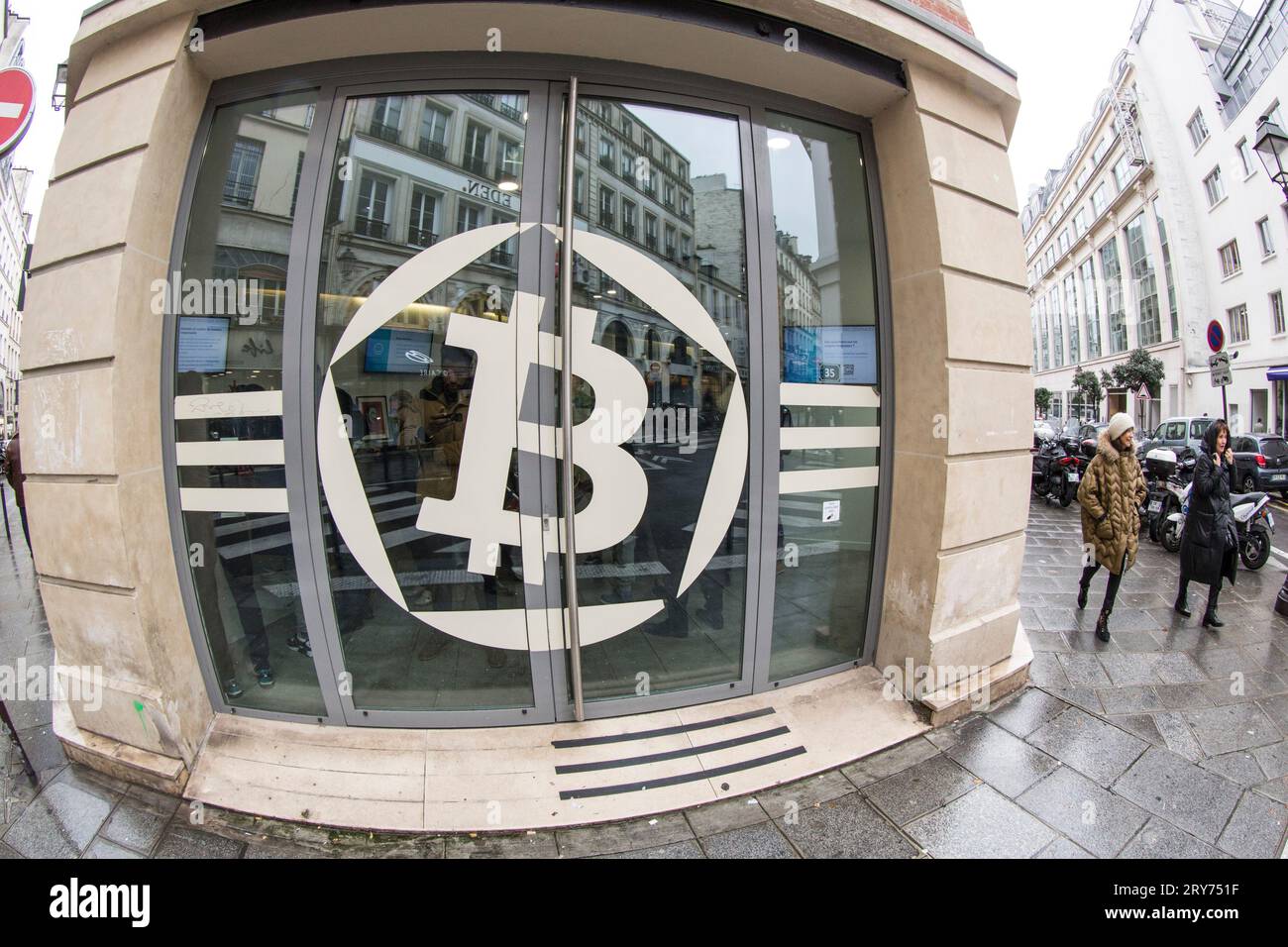 House of bitcoin hi-res stock photography and images - Alamy