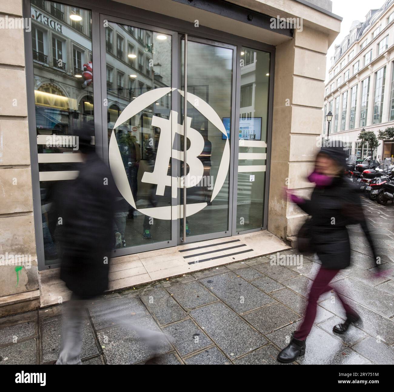 House of bitcoin hi-res stock photography and images - Alamy
