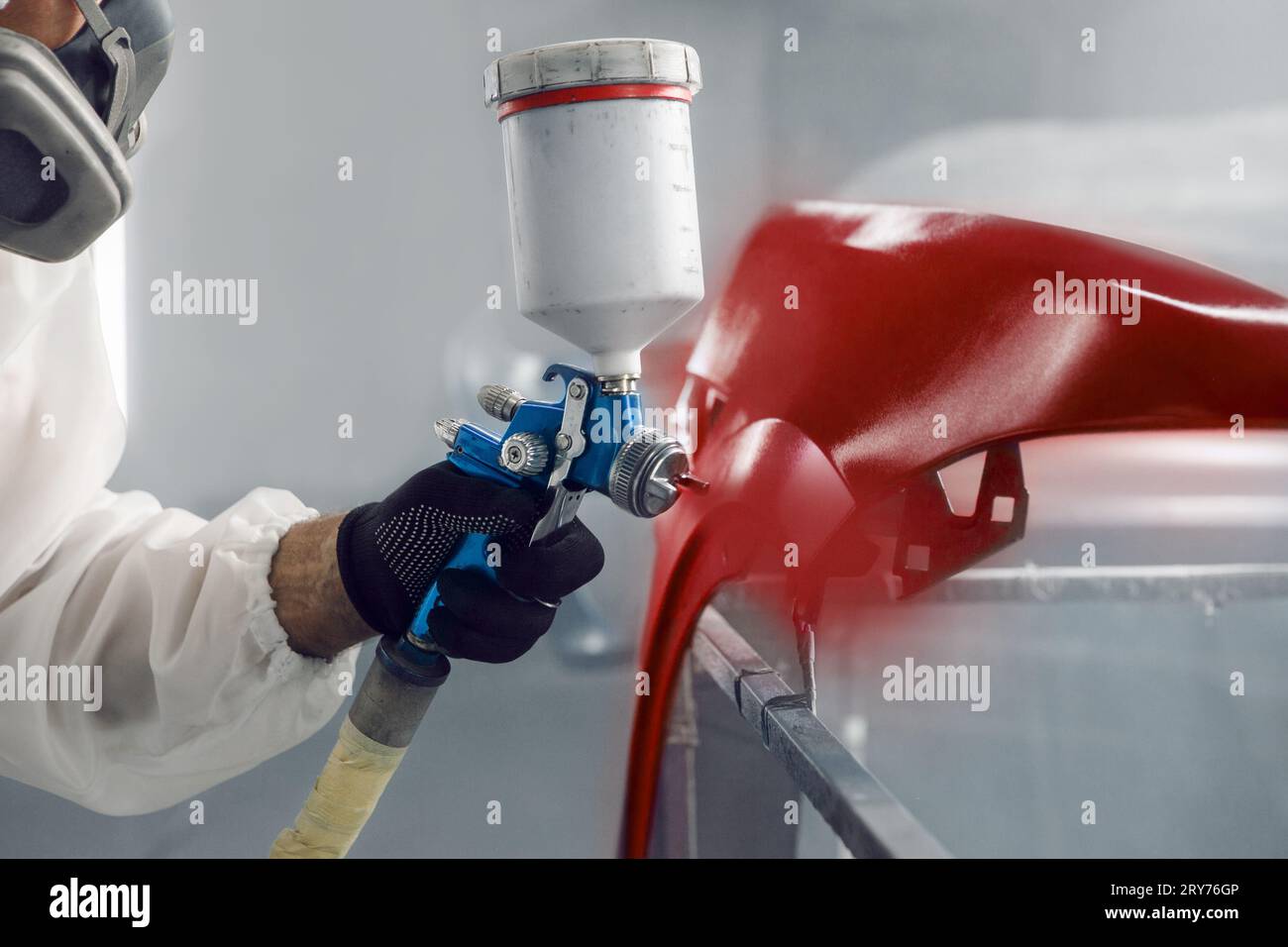 Using spray paints hi-res stock photography and images - Alamy