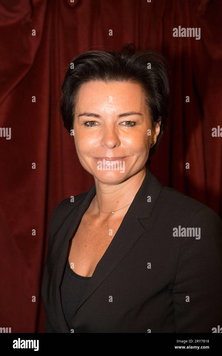 MEETING IN PARIS LAURENCE SAILLIET POLITICAL CAMPAIGN Stock Photo