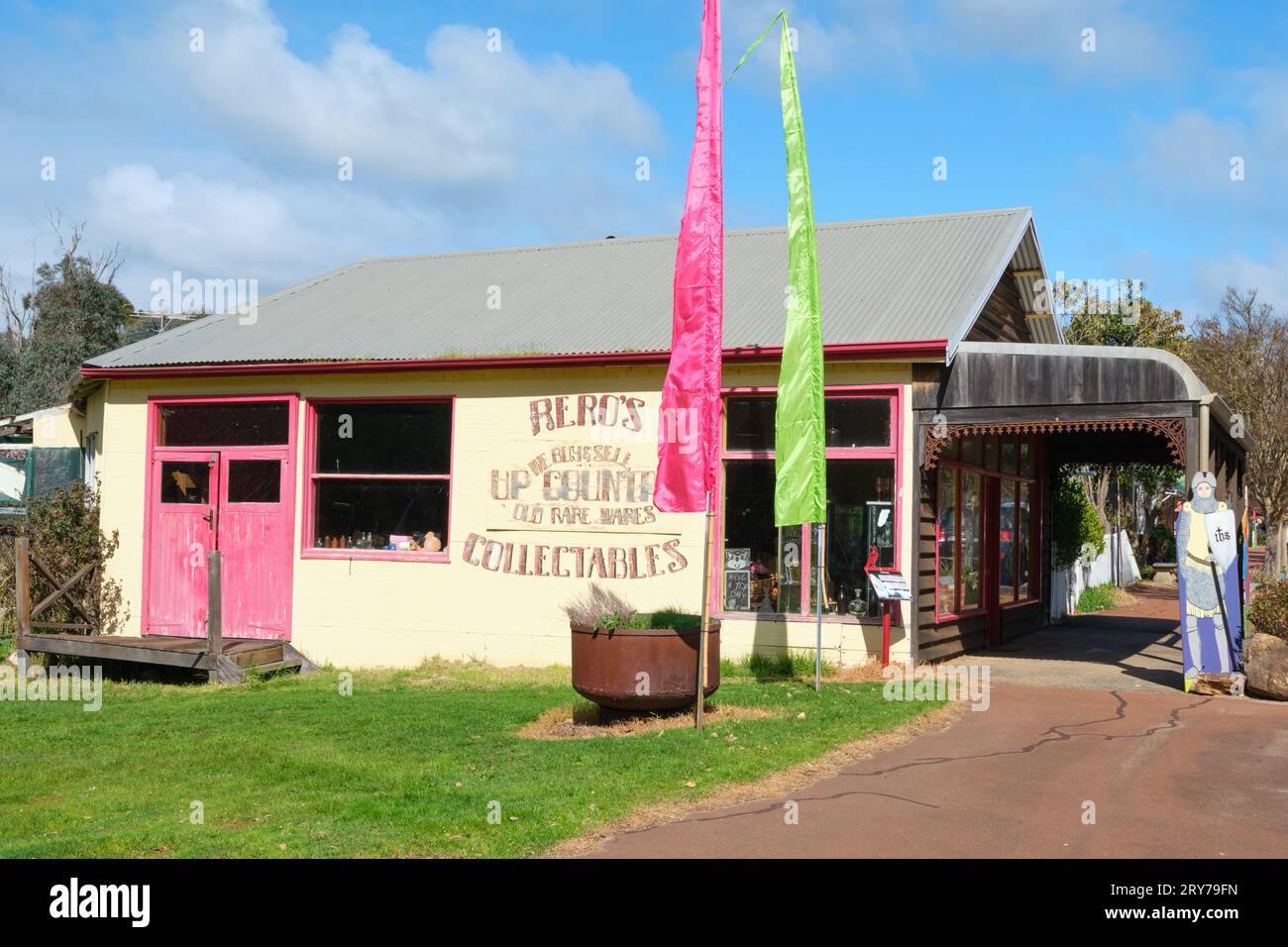 Rero's Up Country Collectables, a store buying and selling antiques