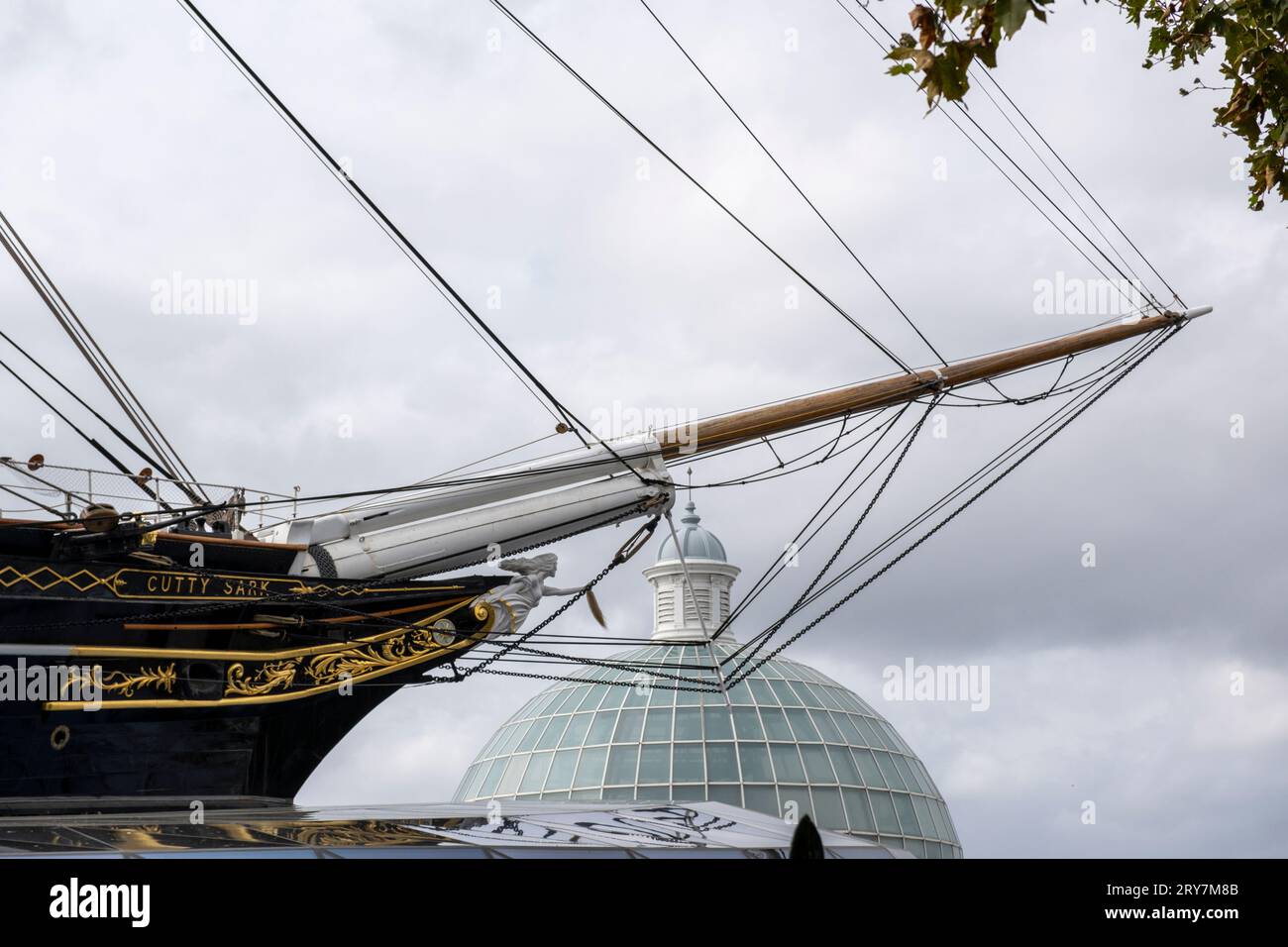Detail of the bow of the Cutty Sark tea clipper tall ship museum in dry dock at Greenwich, South-East London Stock Photo