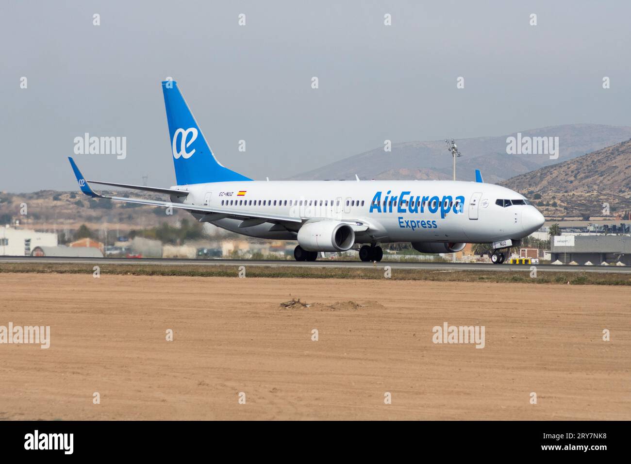Avión de línea Boeing 737 de la aerolínea Air Europa Express en el aeropuerto de Alicante Stock Photo