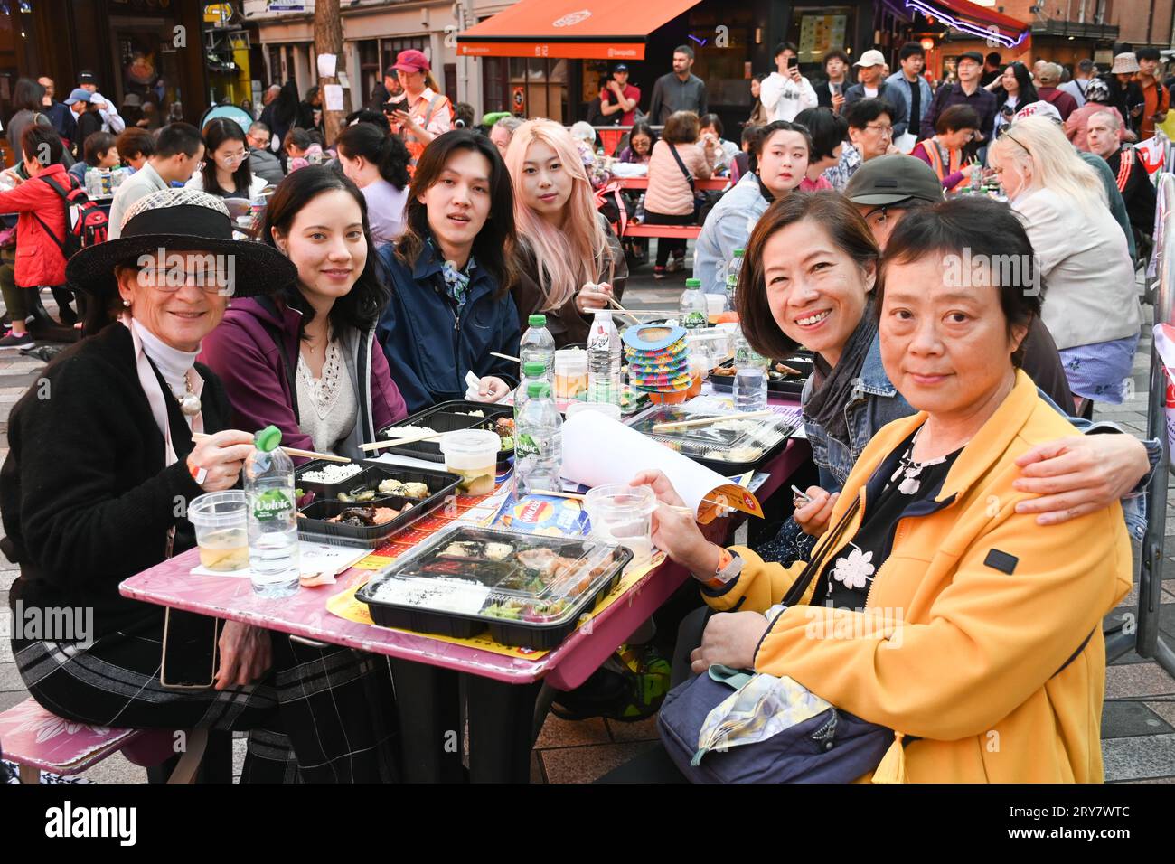 Chinatown London, UK. 29th Sep, 2023. Chinese Information and Advice Centre hosts a mid-autumn festival (中秋节) celebration. Dating back almost 3000 years, Mid-Autumn Festival, also known as Moon Festival, celebrates the annual harvest that falls on the 8th month of the Chinese Lunar Calendar. Chinese traditionally, families and loved ones will gather together to celebrate with a seasonal feast in the heart of London - Chinatown at Newport Place. Credit: See Li/Picture Capital/Alamy Live News Stock Photo