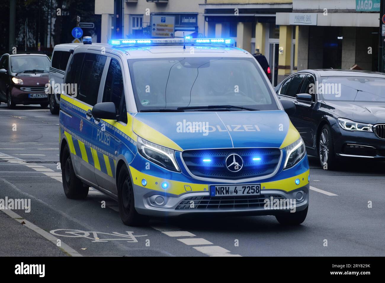 Düsseldorf 29.09.2023 Polizei Auto Polizeiauto Polizeiautos