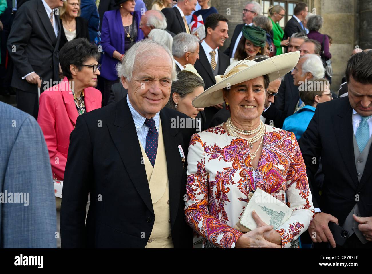 Alfred Prinz von Schönburg-Hartenstein mit seiner Frau Marie Therese Prinzessin von Schönburg-Hartenstein bei der Trauung von Maria Teresita Prinzessi Stock Photo