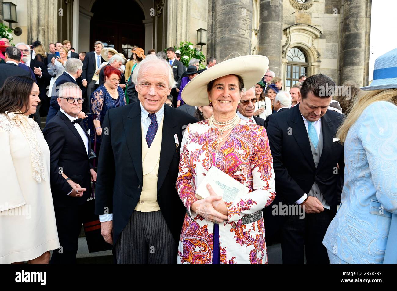 Alfred Prinz von Schönburg-Hartenstein mit seiner Frau Marie Therese Prinzessin von Schönburg-Hartenstein bei der Trauung von Maria Teresita Prinzessi Stock Photo