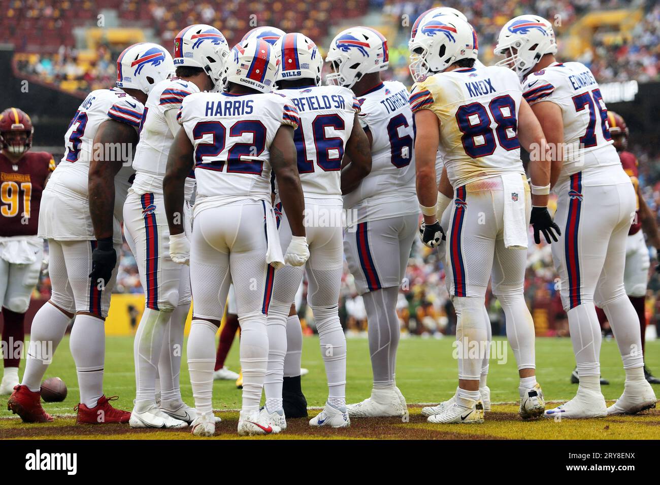 Green Bay Packers players huddle up during an NFL football game against the  Washington Commanders, Sunday, October 23, 2022 in Landover. (AP  Photo/Daniel Kucin Jr Stock Photo - Alamy