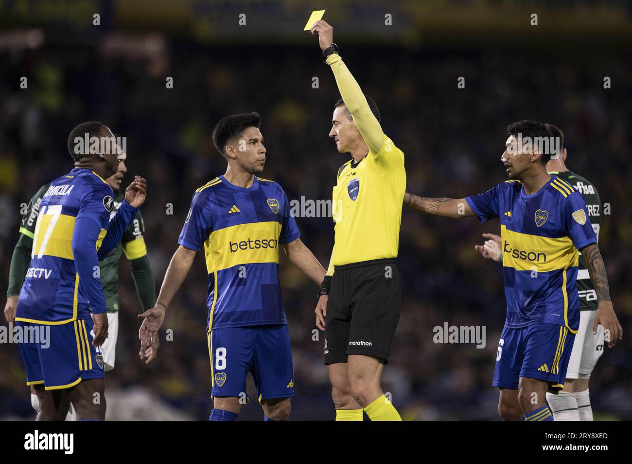 Buenos Aires, Argentina. 11th Mar, 2023. BUENOS AIRES, ARGENTINA - SEPTEMBER 28: The referee Wilmar Roldan gives the yellow card to the players during the match between Boca Juniors and Palmeiras as part of semi-finals of the CONMEBOL Libertadores at Alberto J. Armando Stadium (La Bombonera) on September 28, 2023 in Buenos Aires, Argentina. (Photo by Marco Galvao/Pximages) Credit: Px Images/Alamy Live News Stock Photo
