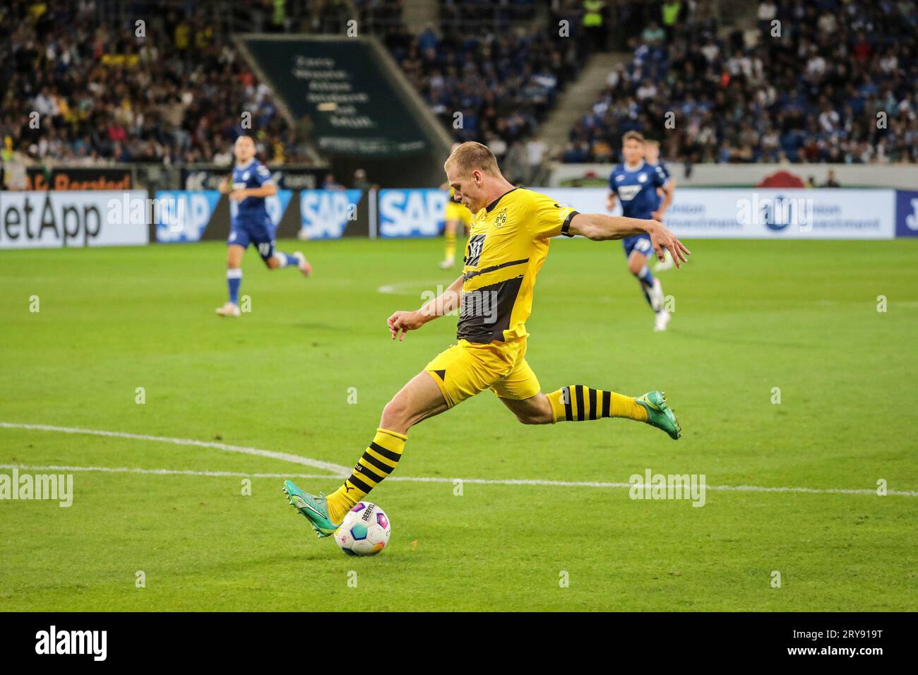 Julien DURANVILLE (BVB, #16) beim Erstligaspiel TSG Hoffenheim gegen Borussia Dortmund am 29. September 2023 Stock Photo