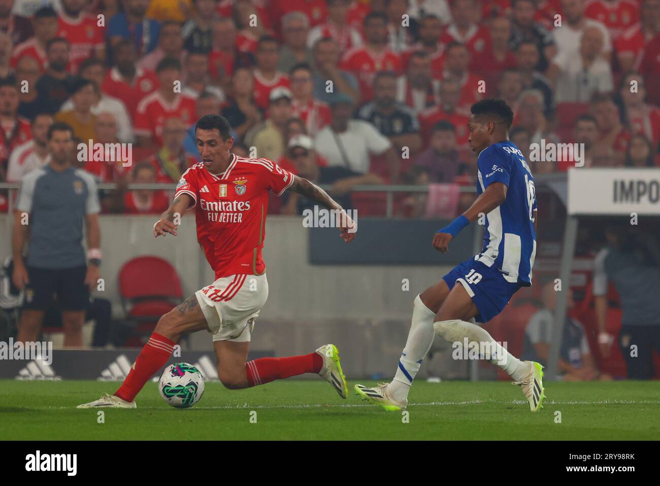 Angel Di Maria during Liga Portugal Betclic 23/24 game between SL Benfica  and FC Porto at Estadio Da Luz, Lisbon. (Maciej Rogowski Stock Photo - Alamy