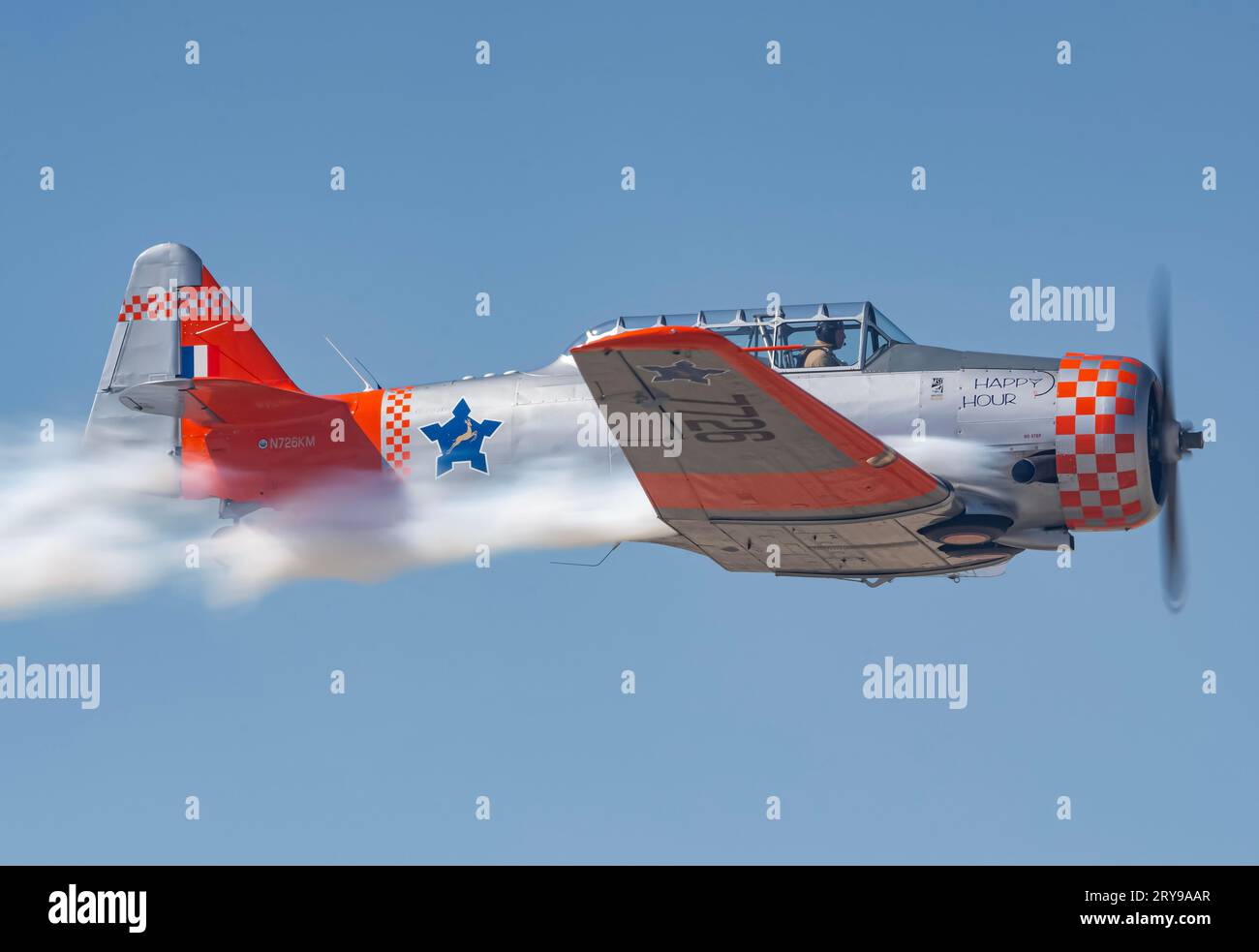 NORTH AMERICAN T-6G TEXAN Happy hour at SHG Air Show Stock Photo