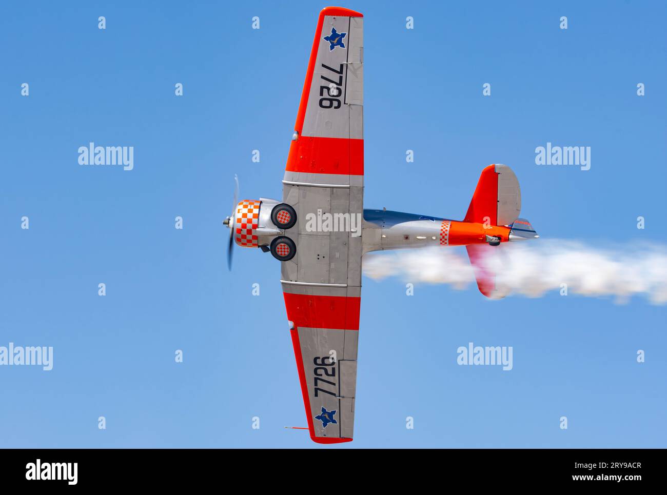 NORTH AMERICAN T-6G TEXAN Happy hour at SHG Air Show Stock Photo