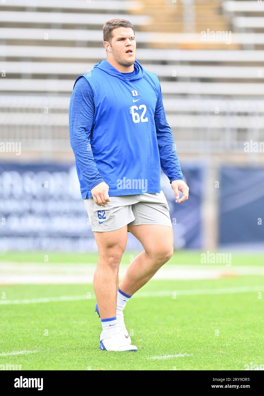 EAST HARTFORD, CT SEPTEMBER 23 Duke Blue Devils offensive lineman