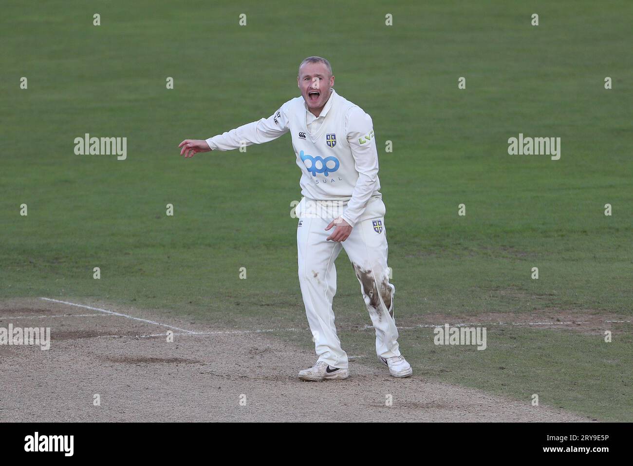 Durham's Matt Parkinson during the LV= County Championship match between Durham and Leicestershire at the Seat Unique Riverside, Chester le Street on Thursday 28th September 2023. (Photo: Mark Fletcher | MI News) Credit: MI News & Sport /Alamy Live News Stock Photo