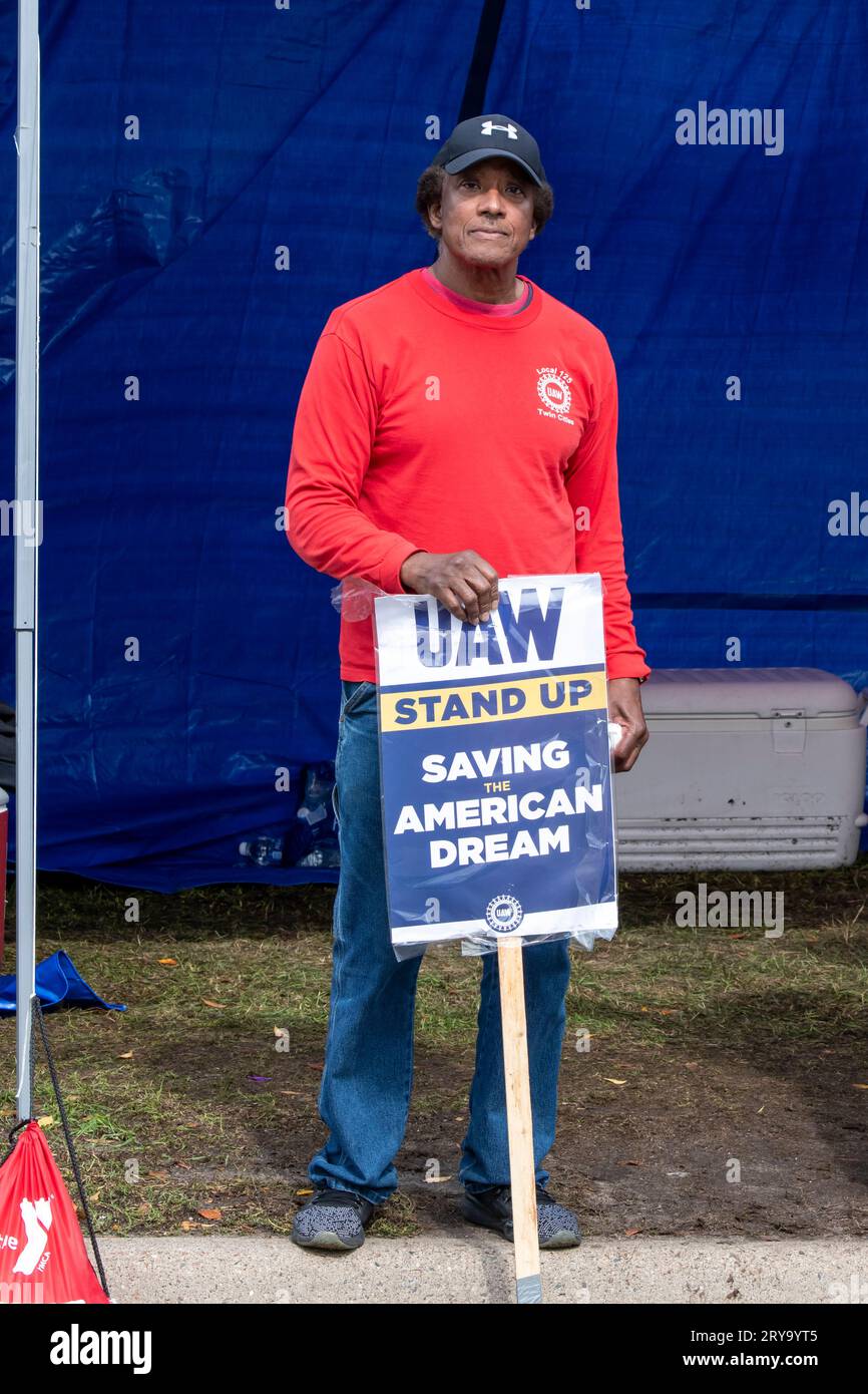 United Auto Workers on strike at the Stellantis parts distribution center in Plymouth, Minnesota