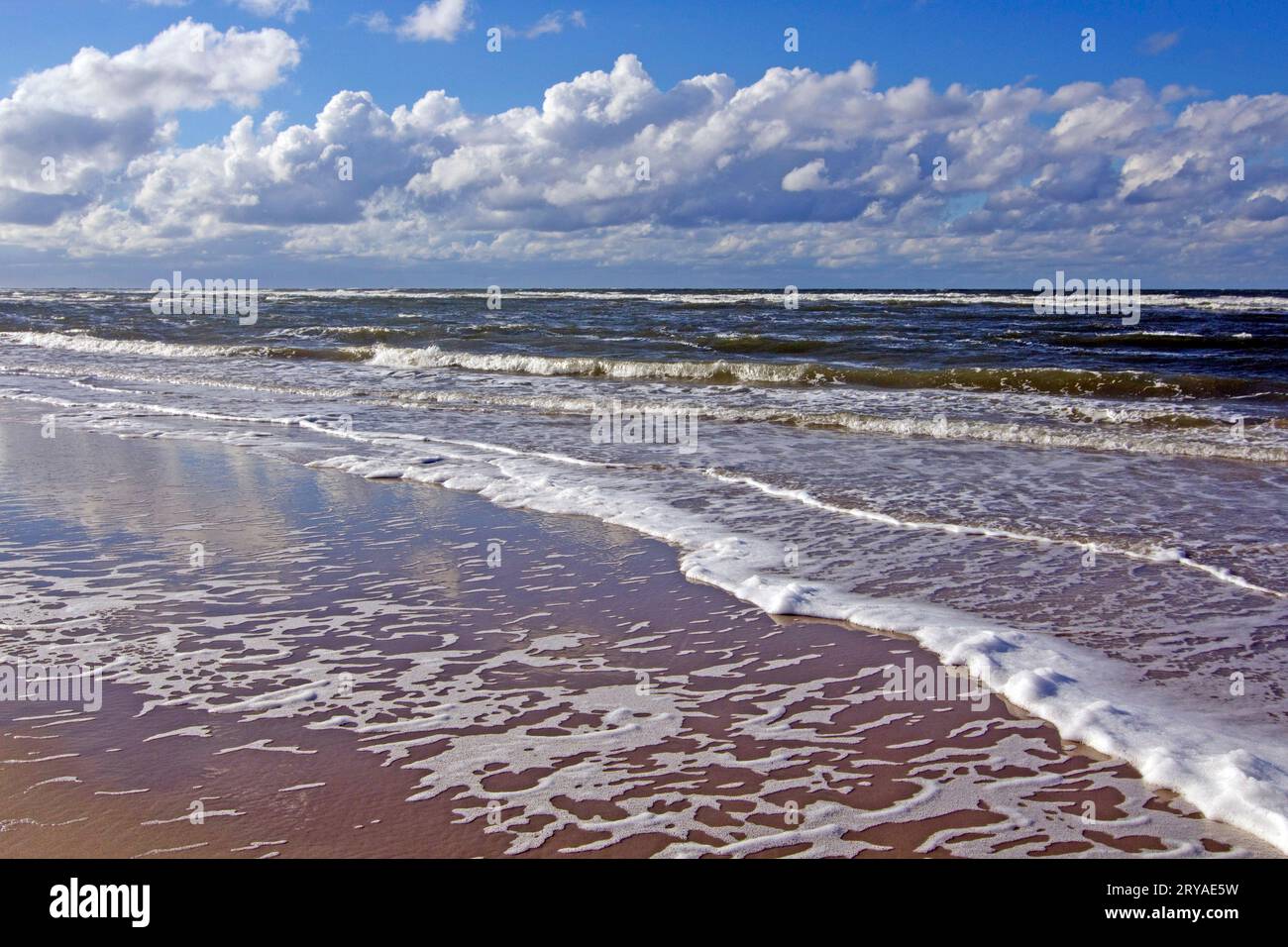 North sea surf hi-res stock photography and images - Alamy North sea surf hi-res stock photography and images - Alamy