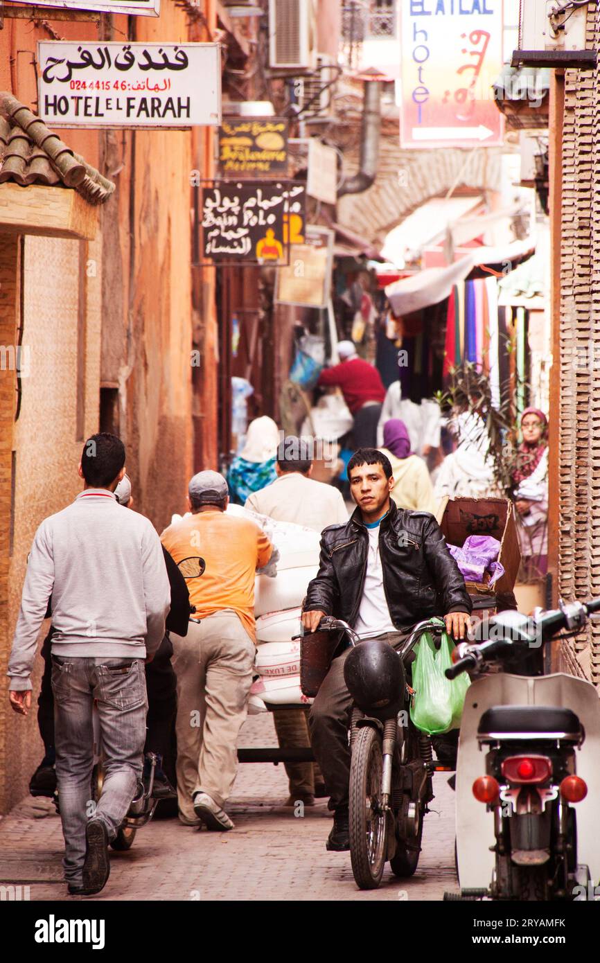 Back street of marrakech hi-res stock photography and images - Alamy