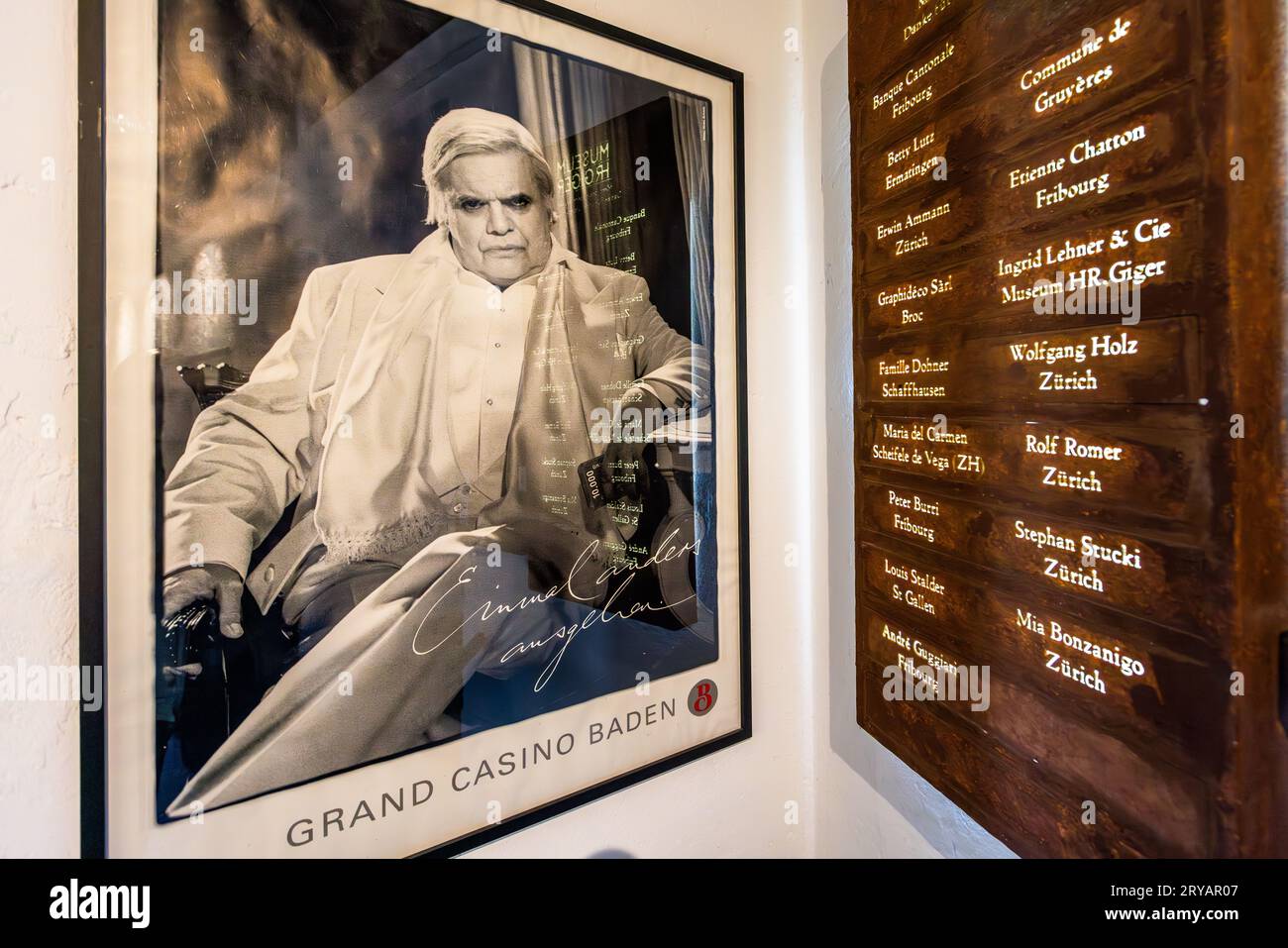 Photo of Hans-Ruedi Giger in a white tuxedo, Grand Casino Baden, permanent exhibition HR Giger Museum, St. Germain Castle in Gruyères. HR Giger Museum in Épagny Greyerz, Switzerland Stock Photo