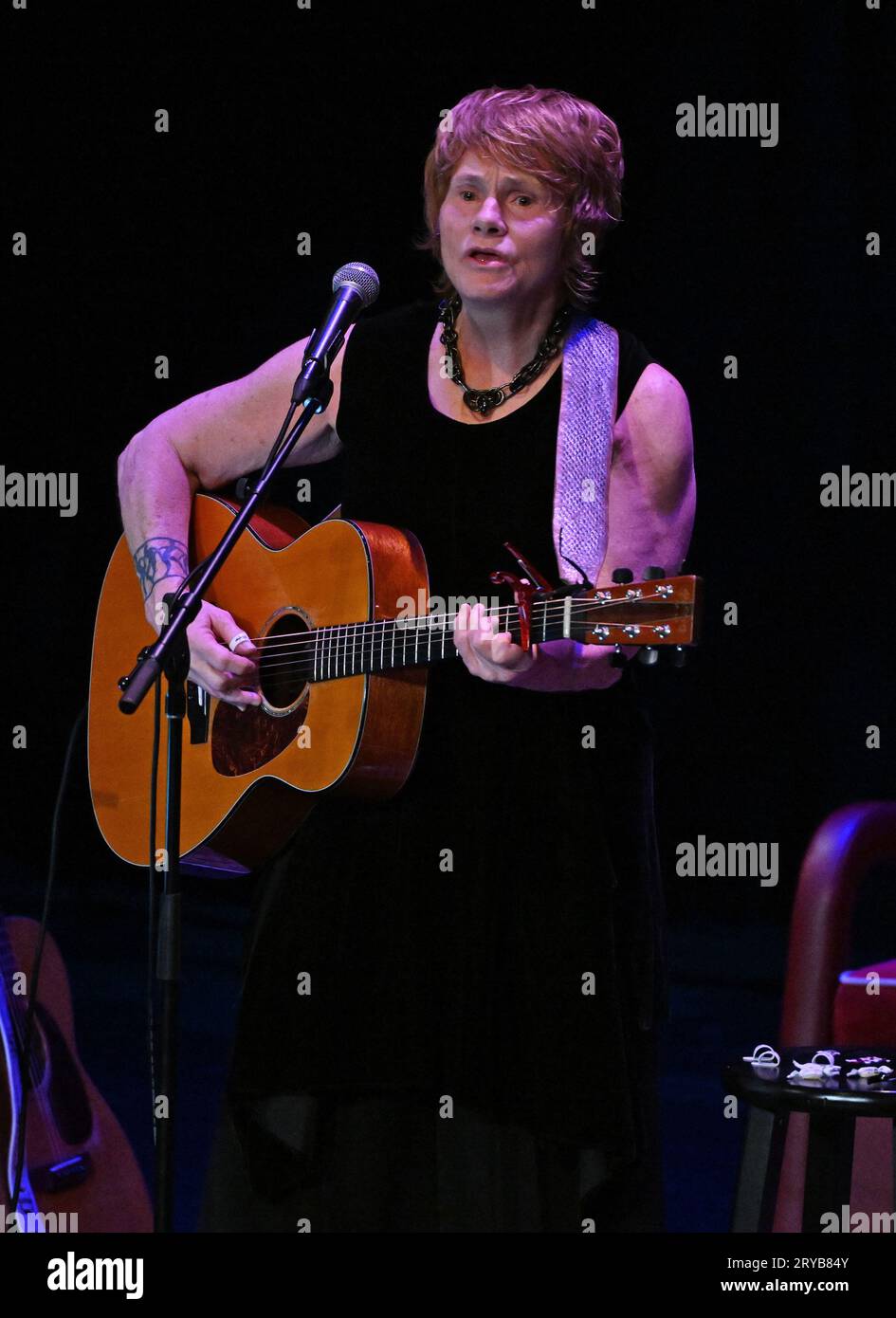 FORT LAUDERDALE, FL - SEPTEMBER 29: Mary Chapin Carpenter and Shawn Colvin perform at The Broward Center For The Performing Arts on September 29, 2023 in Fort Lauderdale, Florida. Credit: mpi04/MediaPunch Stock Photo