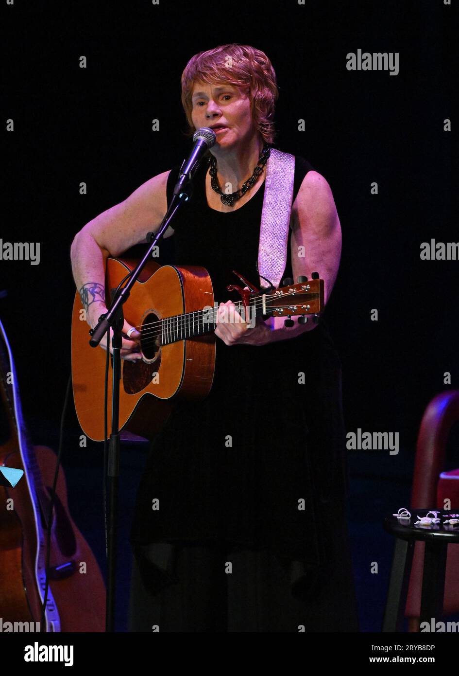 Fort Lauderdale, FL, USA. 29th Sep, 2023. Mary Chapin Carpenter and Shawn Colvin perform at The Broward Center For The Performing Arts on September 29, 2023 in Fort Lauderdale, Florida. Credit: Mpi04/Media Punch/Alamy Live News Stock Photo