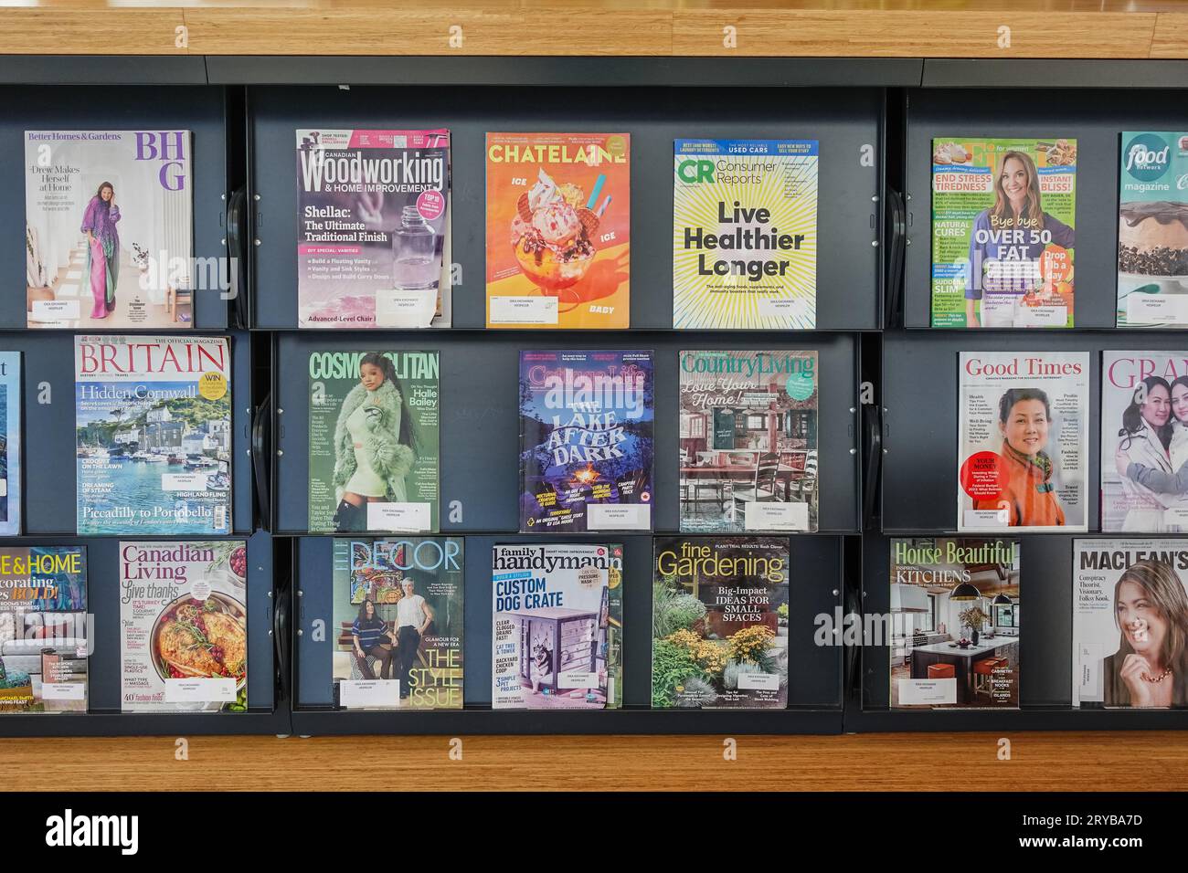 Magazine Display Inside A Library Stock Photo Alamy
